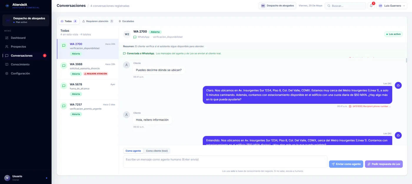 Panel de AtiendeIA atendiendo conversaciones de WhatsApp